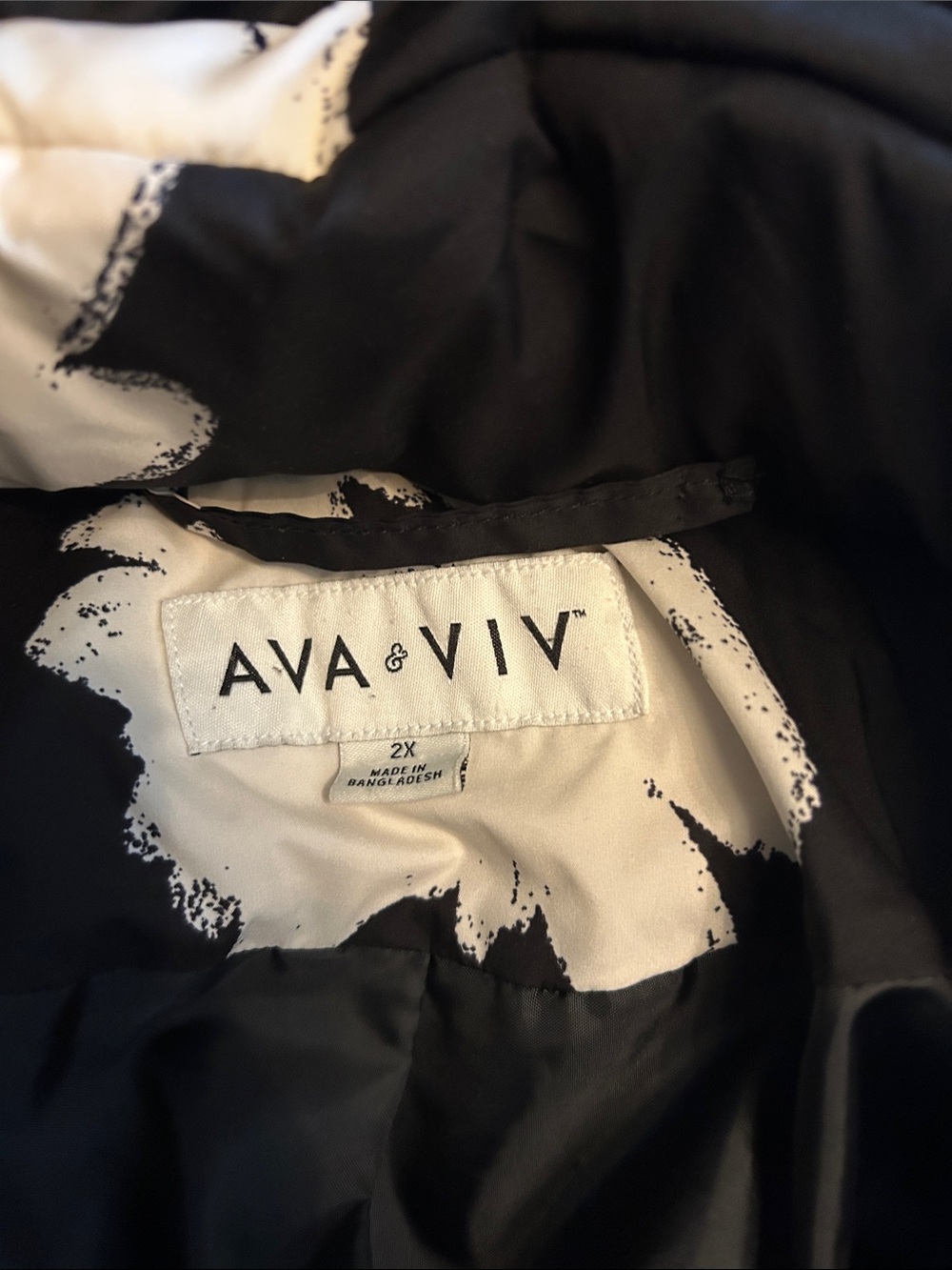 Ava & Viv Black Hooded Puffer Jacket with White Floral Print - Picture 8 of 11